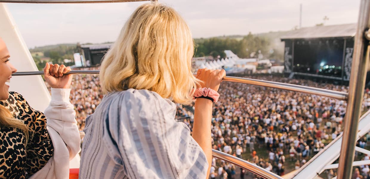 Oversikt fra pariserhjul ned på Stavernfestivalen